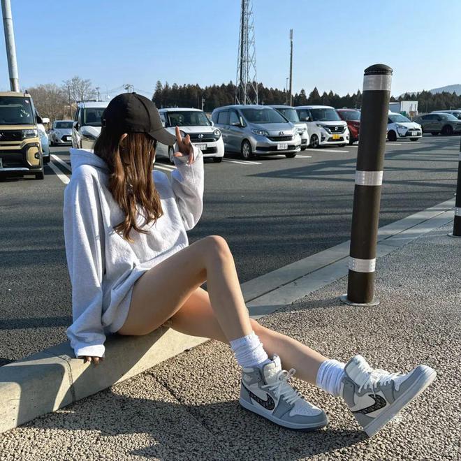 x AJ1」天价神鞋们还在偷偷涨价涨到5w一双！「LV x 耐克、迪奥(图18)