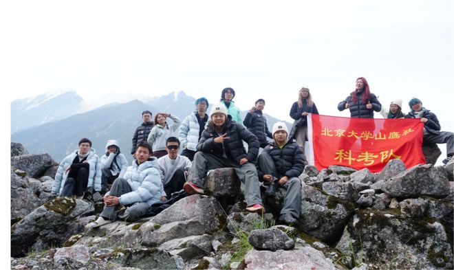 里森改写珠峰滑降历史 犀牛说18岁少年鳌太线天吉姆·莫(图12)