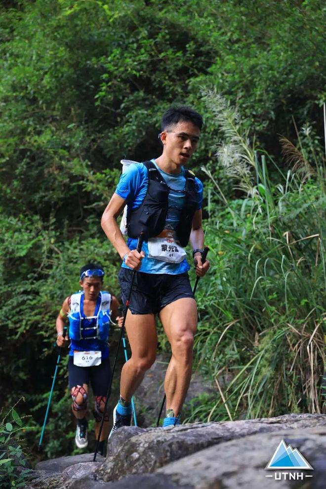 里森改写珠峰滑降历史 犀牛说18岁少年鳌太线天吉姆·莫(图25)